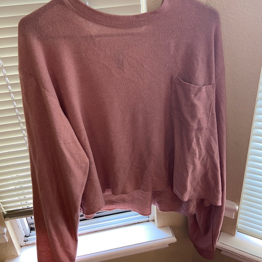 Cozy cropped pink lightweight sweater